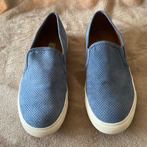 Steve Madden 7.5 blue suede slip on sneakers